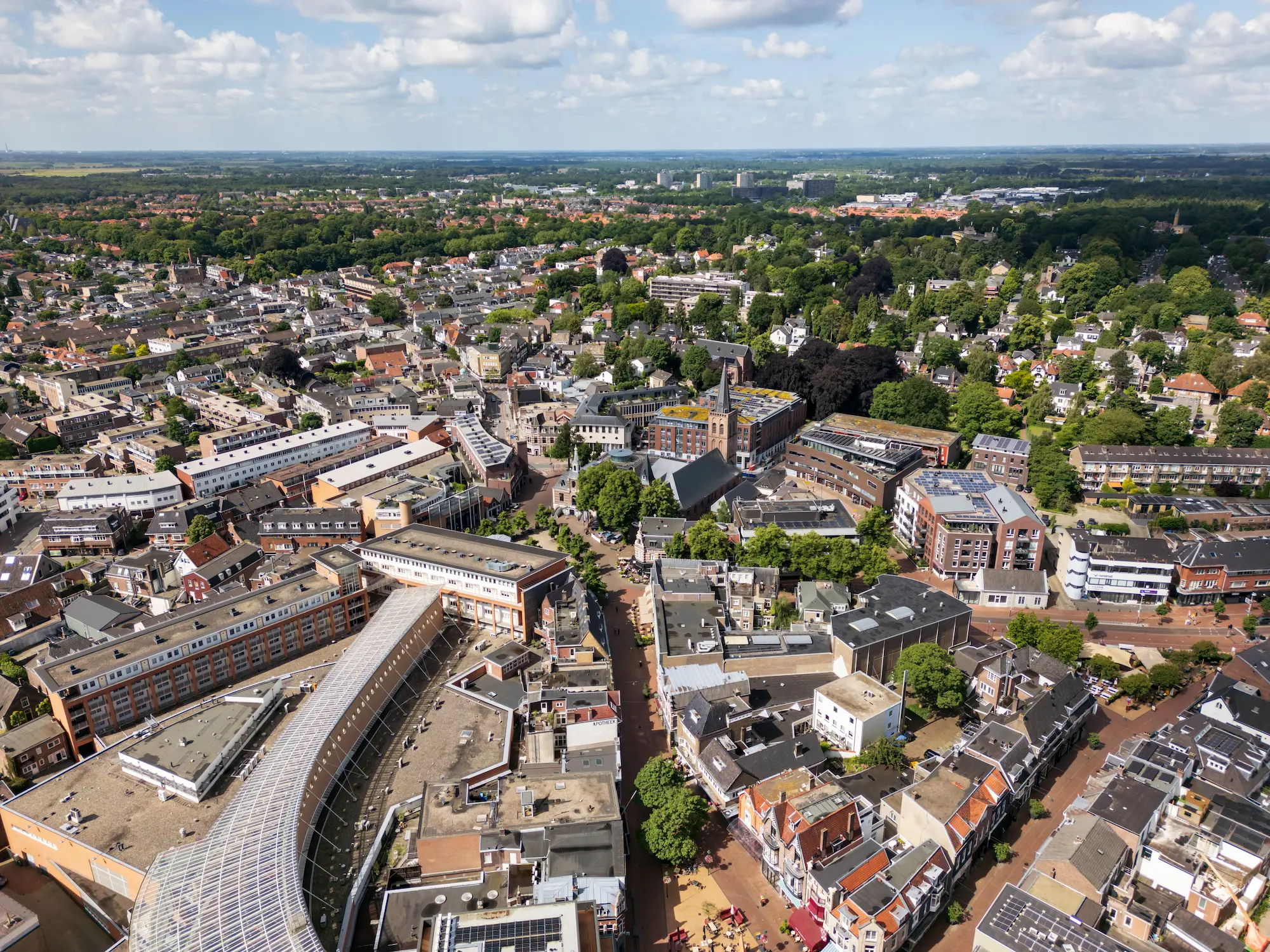 Foto van Hilversum van bovenaf